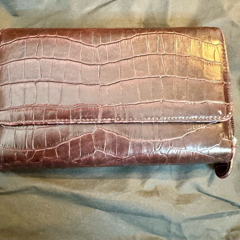 Crocodile Embossed Leather Wallet